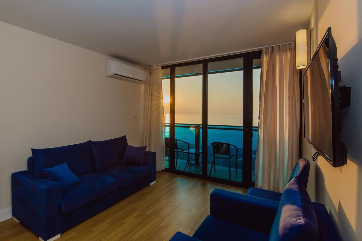 Luxury Orbi City Sea View Aparthotel Batumi Exterior foto